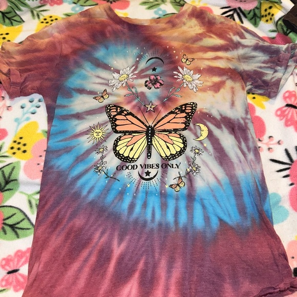 Butterfly Shirt Bundle - Picture 12 of 12